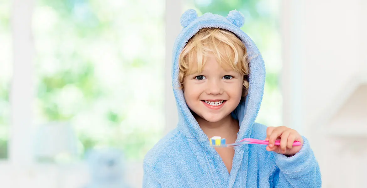 cómo enseñar a los niños a lavarse los dientes